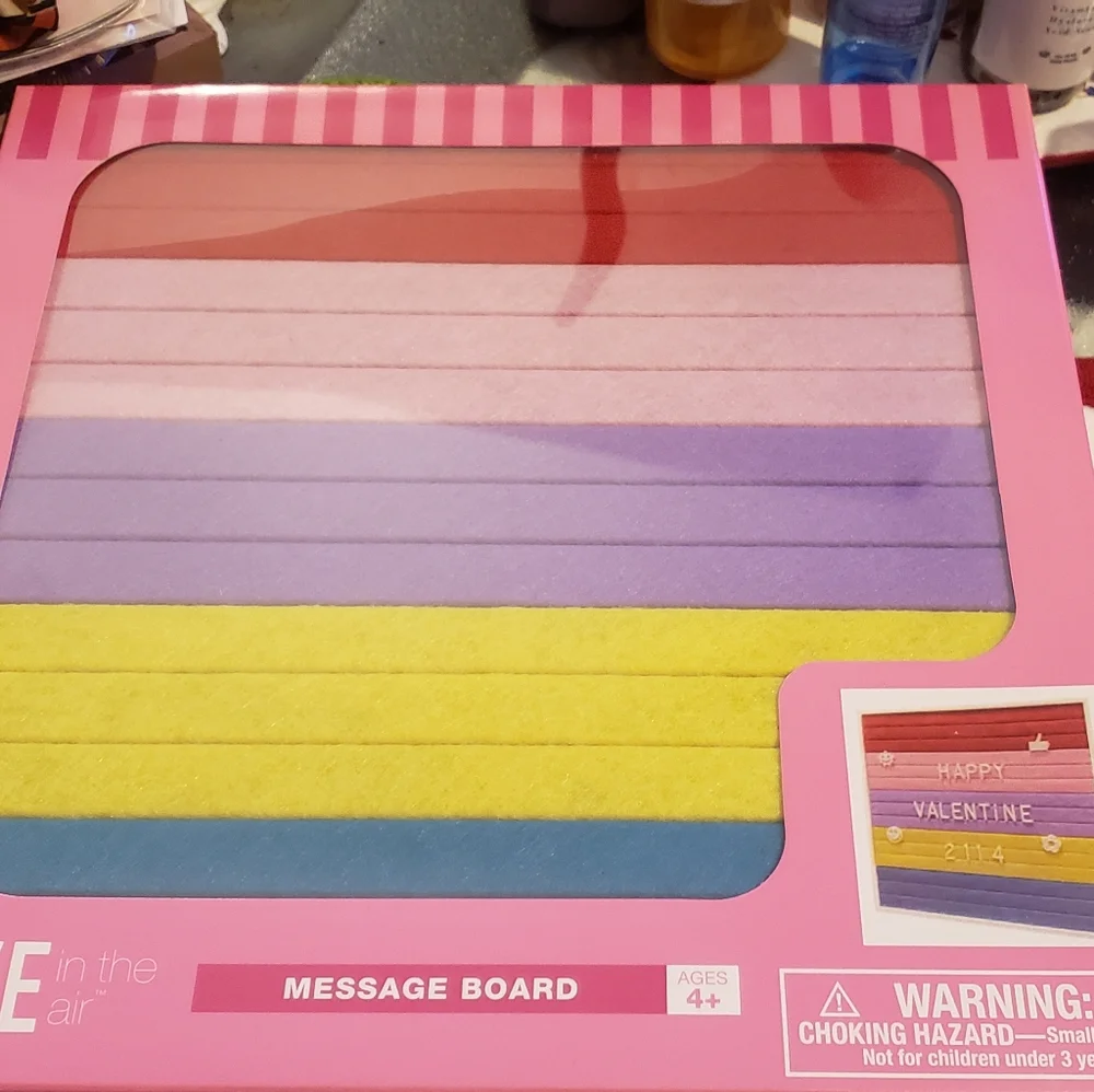 Message Board With Letters, Bonus Weekly Desk Pad & Post Its - Picture 2 of 12